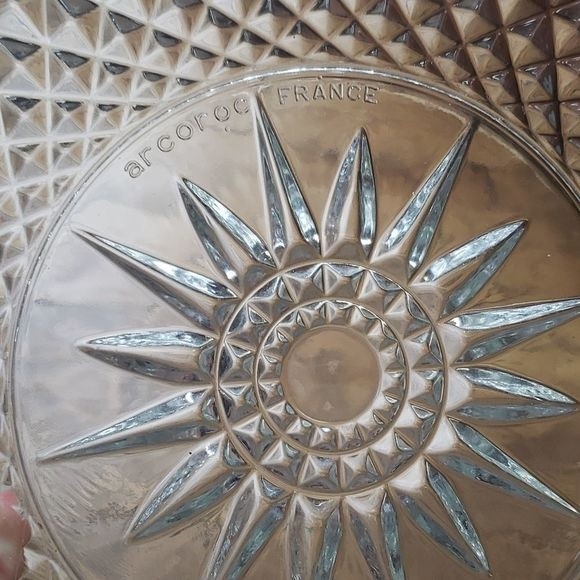 Arcoroc Serving Bowl with Sun Design 9 Inches - Picture 3 of 8